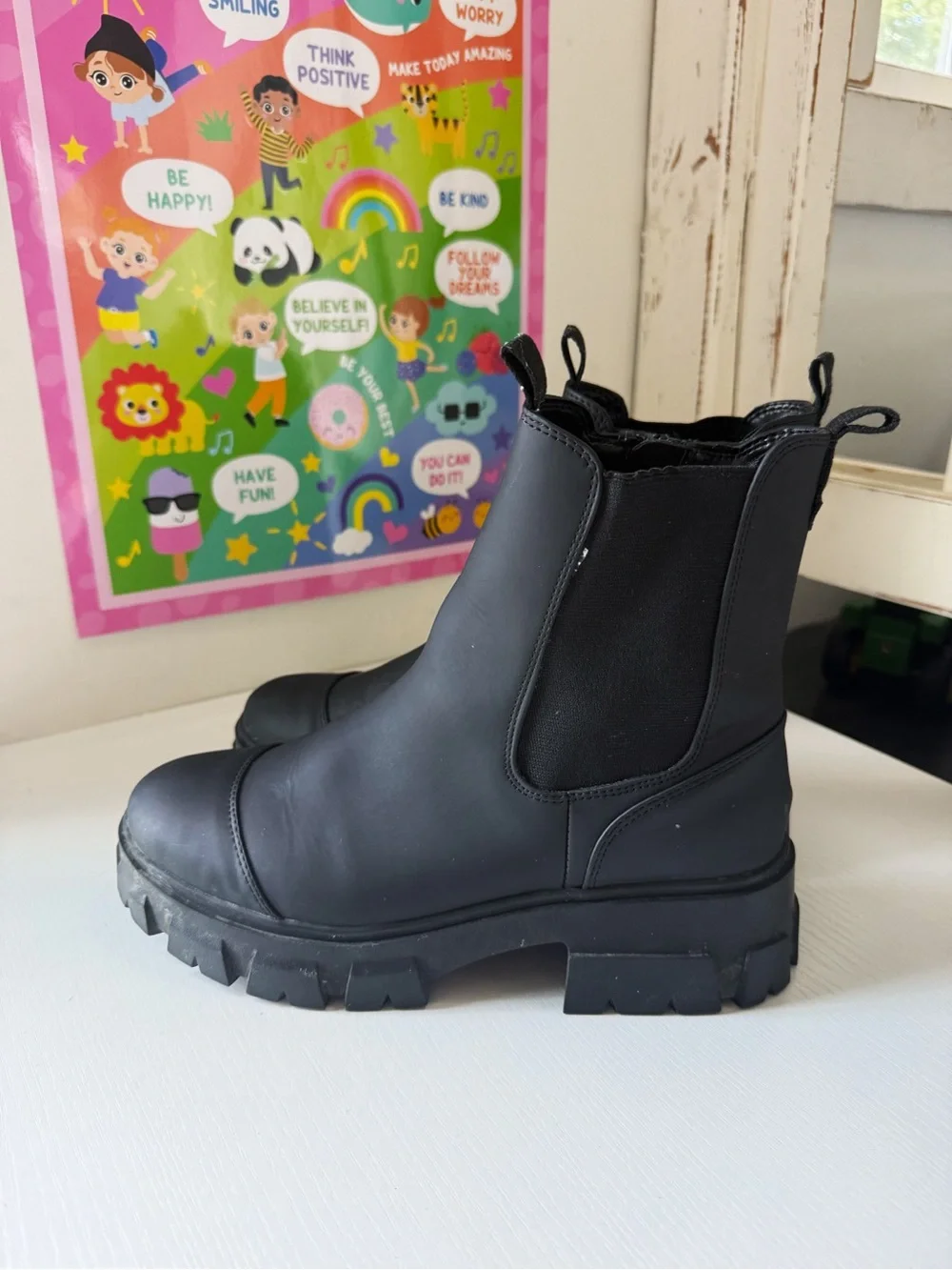 A New Day | Devan Winter Boots Black Chelsea Lug Sole Trendy It Girl Women’s 9.5